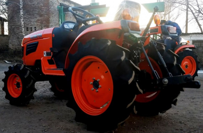 Купить Минитрактор Kubota B2420 (24 л.с., электростартер) в  Екатеринбурге